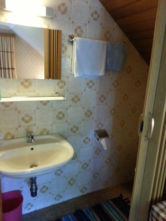 Haus Ellmaustein Panzió Fuschl am See Szoba fotó