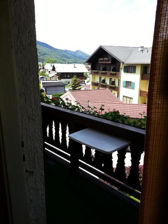 Haus Ellmaustein Panzió Fuschl am See Szoba fotó