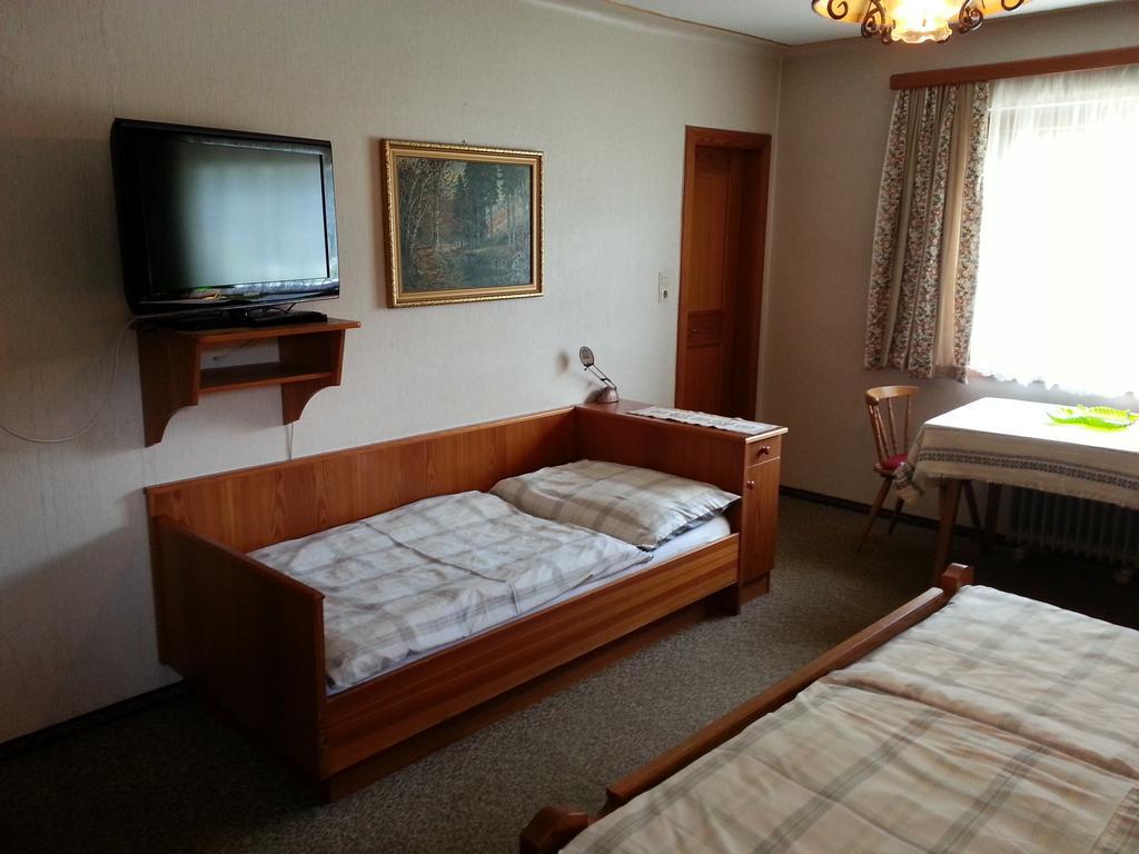 Haus Ellmaustein Panzió Fuschl am See Szoba fotó